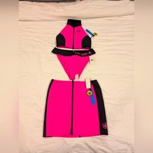 Good American x Body Glove bikini top, bottom and matching skirt M